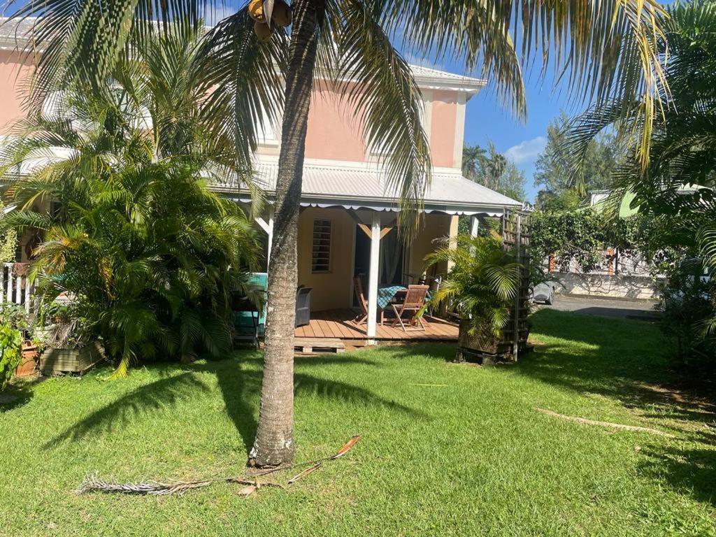 Villa Villa/ Maison De *